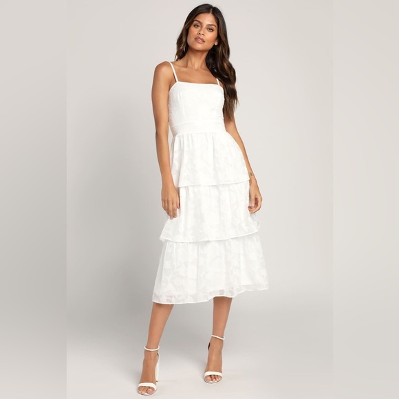 Lulus Grace and Beauty White Burnout Floral Print Tiered Dress Size Medium NWT - Picture 1 of 15